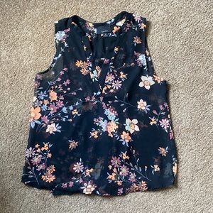Lumiére floral top 🌼